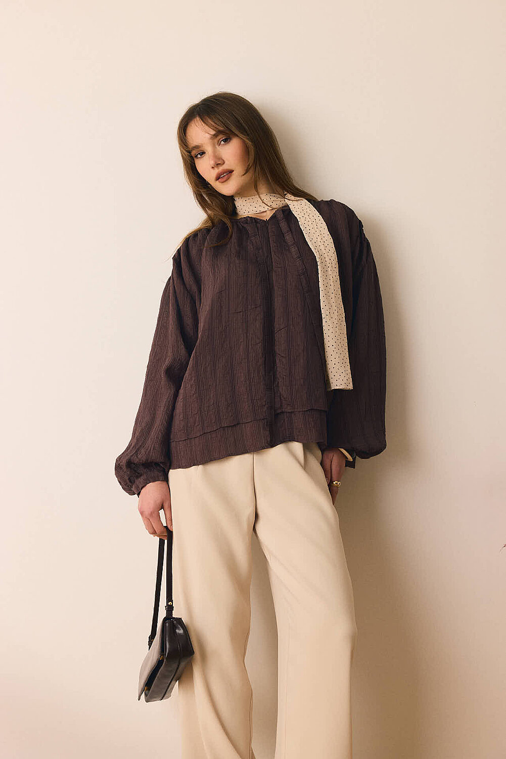 Yakası Bağlamalı Bluz Kahverengi