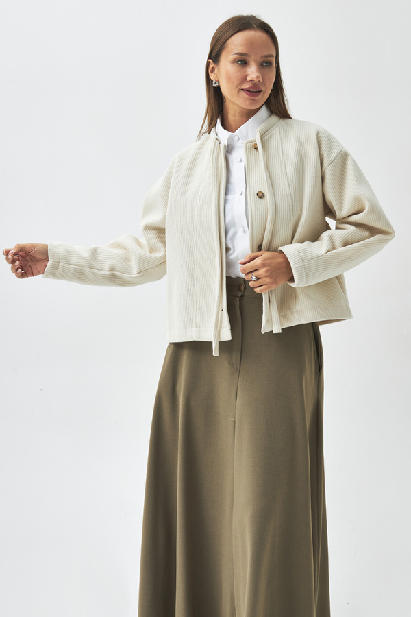 Yakası Bağlamalı Kısa Ceket Ekru - 9