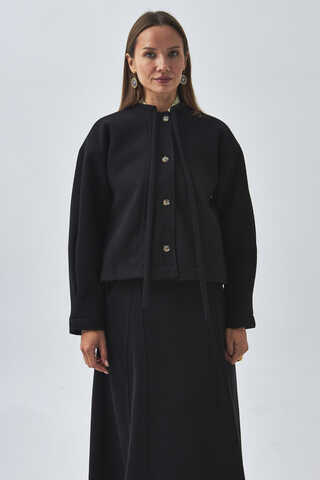 Yakası Bağlamalı Kısa Ceket Siyah - 6