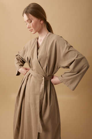 Yakası Pile Detaylı Keten Abaya Camel - 14