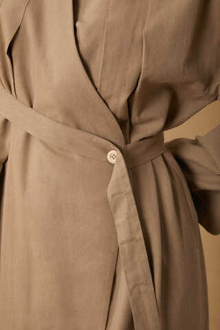 Yakası Pile Detaylı Keten Abaya Camel - 13