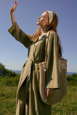 Yakası Pile Detaylı Keten Abaya Haki - 8