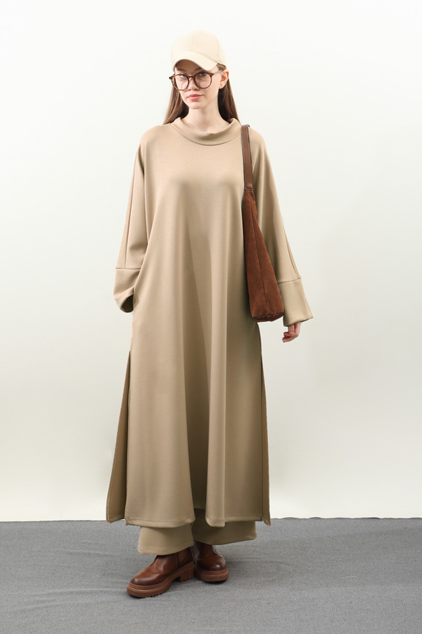 Yandan Yırtmaçlı Uzun Takım Bej - 2