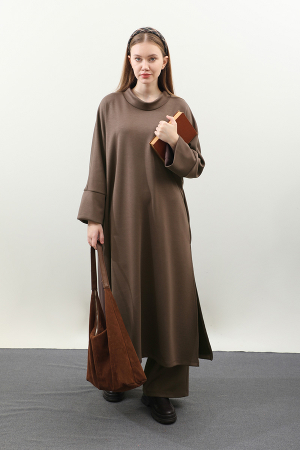 Yandan Yırtmaçlı Uzun Takım Kahverengi - 2