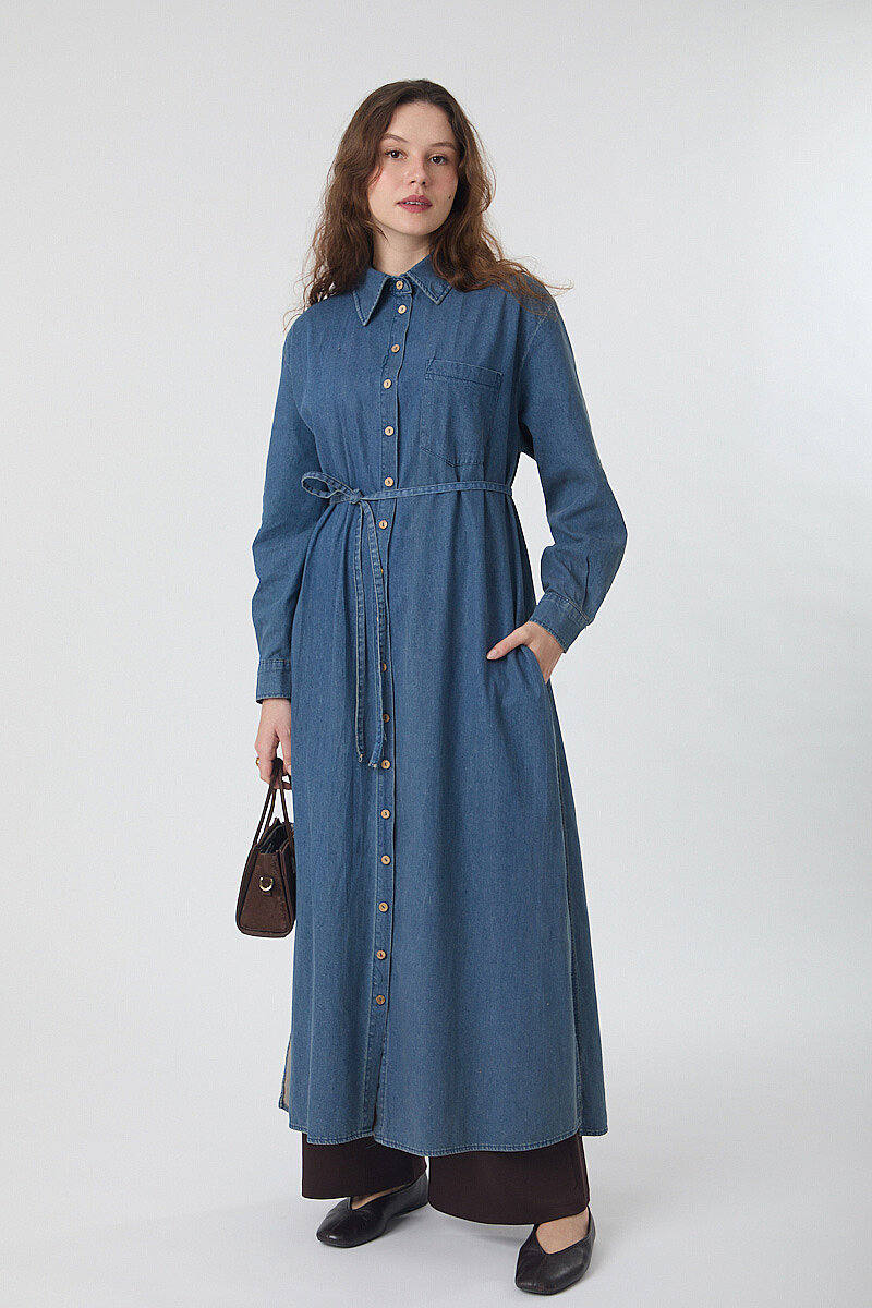 Yanlardan Derin Yırtmaçlı Uzun Denim Gömlek Açık Mavi