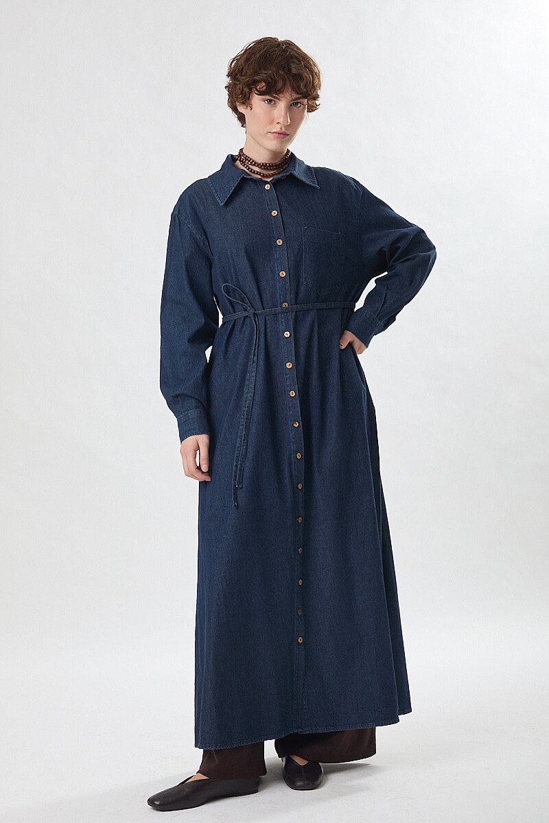 Yanlardan Derin Yırtmaçlı Uzun Denim Gömlek Koyu Mavi - 3