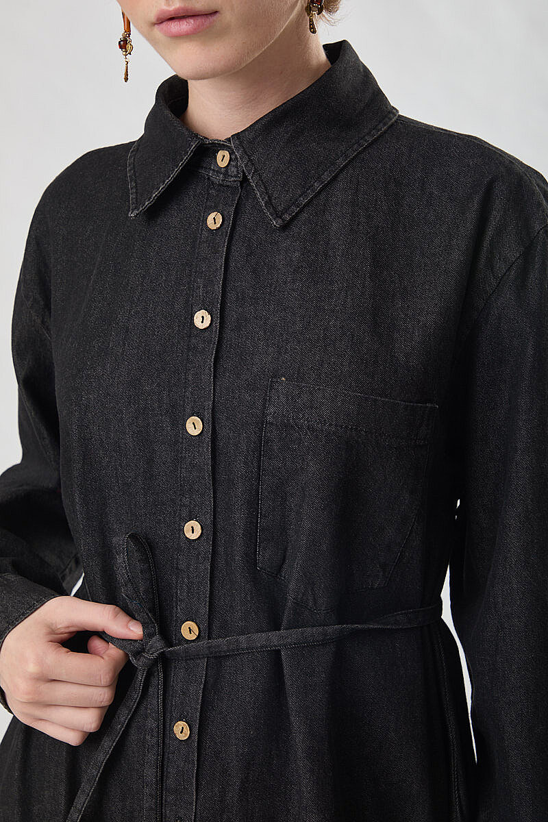 Yanlardan Derin Yırtmaçlı Uzun Denim Gömlek Siyah - 4