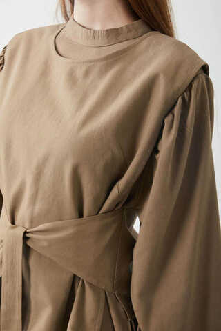 Yeleği Bağlamalı Elbise Takım Camel - 14